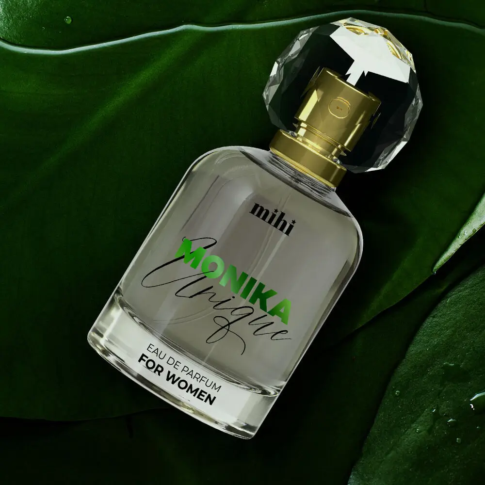 Parfum Unique Monika MIHI – fragrance féminine aux agrumes et épices, notes de mandarine, poivre et bois de santal