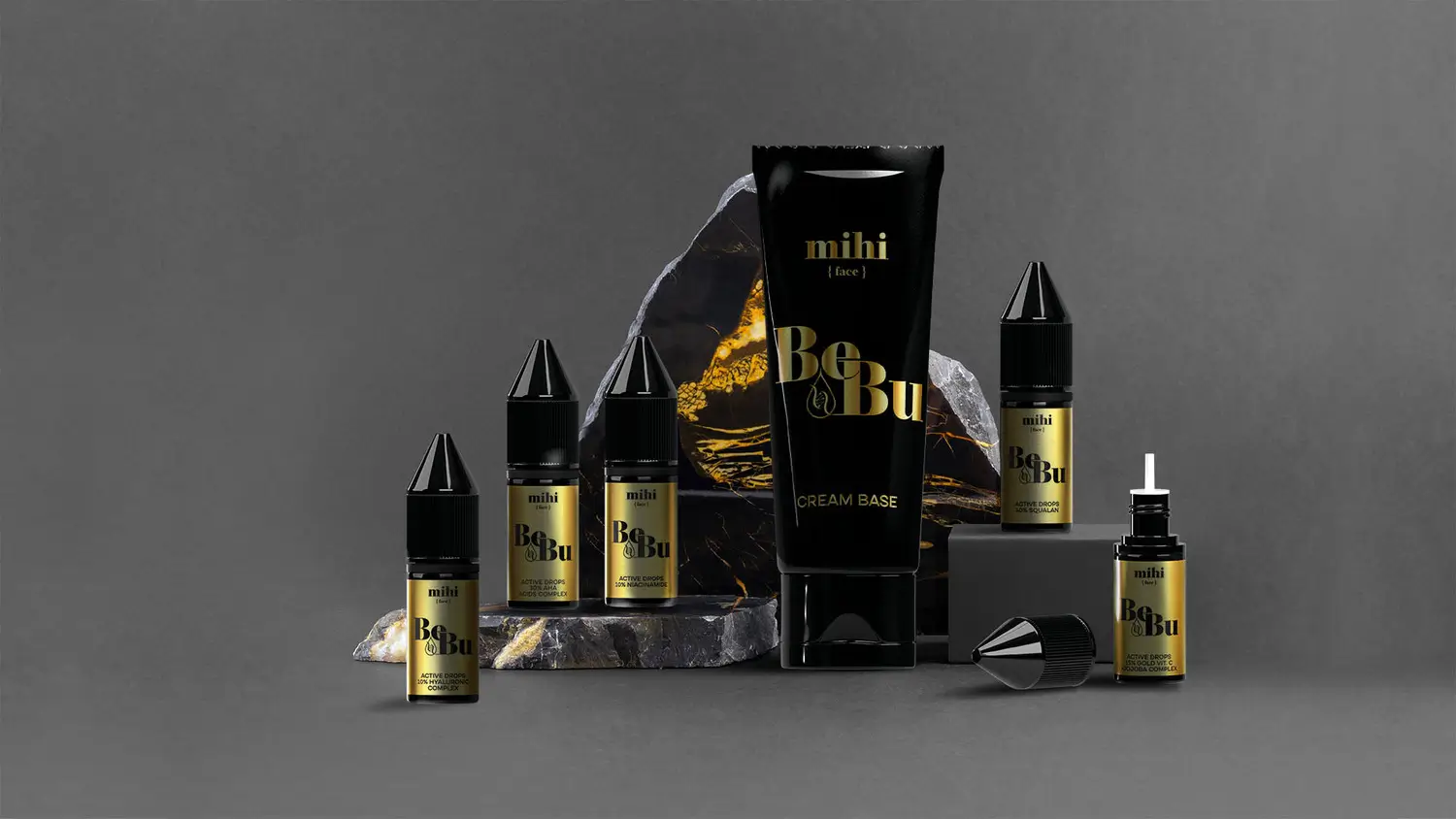 Système MIHI BeBu Beauty Builder pour un **skincare personnalisé** avec Base Crème et Gouttes Actives.