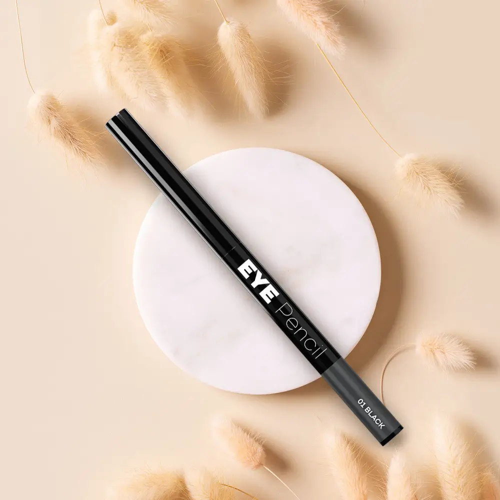 Crayon yeux noir automatique MIHI (01 Black) : Texture crémeuse longue tenue pour un regard intense et yeux sensibles.